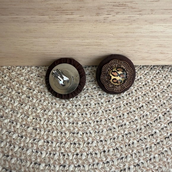 Vintage  ClipOn Earrings - Picture 3 of 4